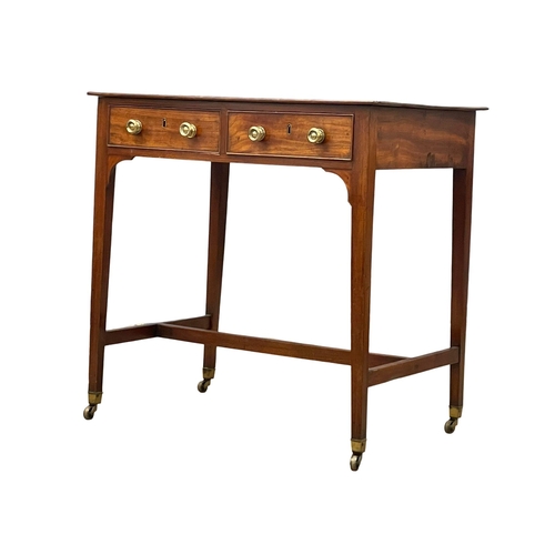 860 - A George III mahogany side table with 2 drawers. Circa 1800. 76x50x74cm (1)