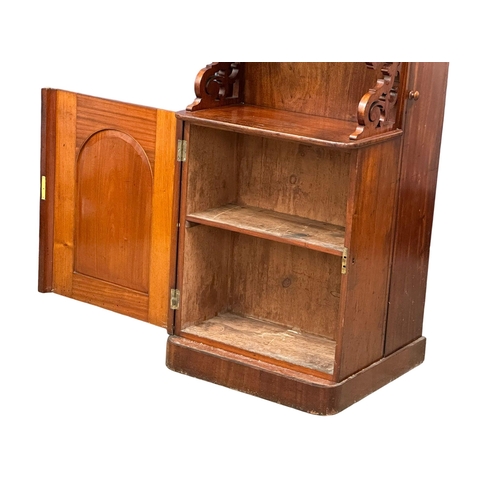 908 - A Victorian mahogany dining room leaf cabinet with 3 tier shelves and cupboard. Circa 1860. 60.5x60x... 