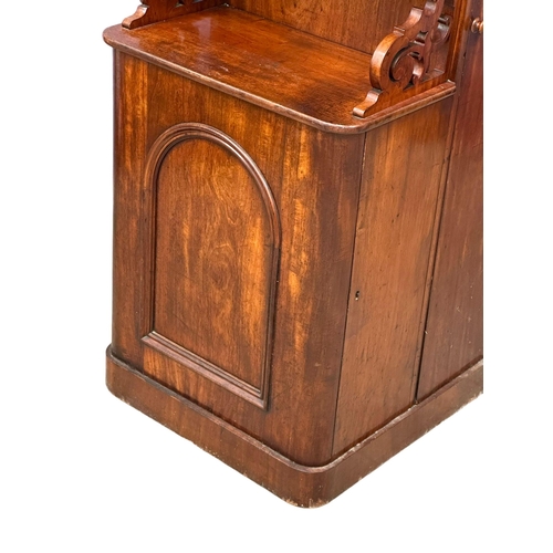 908 - A Victorian mahogany dining room leaf cabinet with 3 tier shelves and cupboard. Circa 1860. 60.5x60x... 