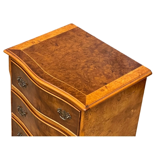 917 - A small Georgian style Burr Elm serpentine front chest of drawers. 46x47x75cm (12)