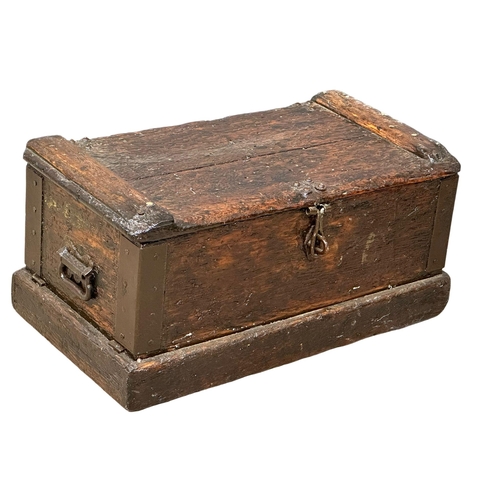 93 - A large Victorian tool trunk. 79x41x39cm