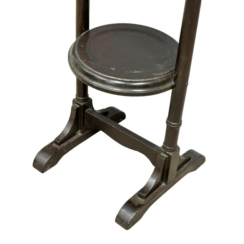 95 - An early 20th century smokers stand. 81cm