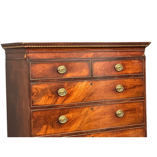 959 - A large George III mahogany chest on chest. Circa 1800. 114x52x180.5cm (7)