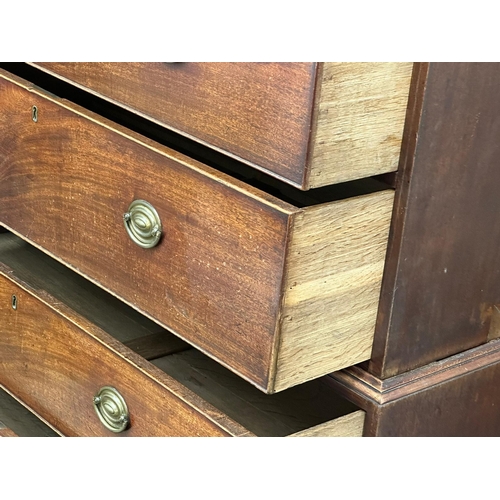 959 - A large George III mahogany chest on chest. Circa 1800. 114x52x180.5cm (7)