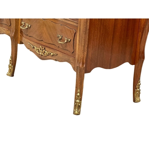 962 - A French Louis XV style chest of 6 drawers with marble top and gilded brass ormolu mounts. 125x43x77... 