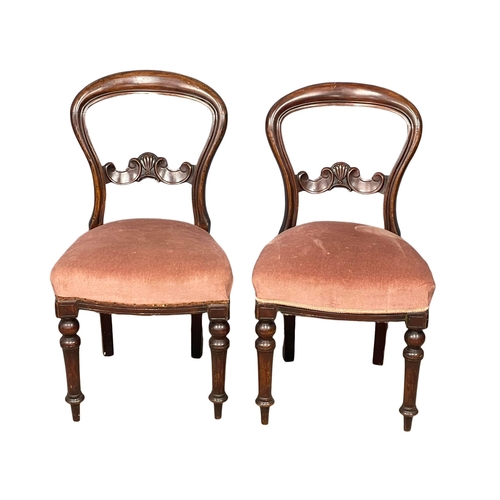 968 - A set of 4 Victorian mahogany Balloon Back chairs.
(3)