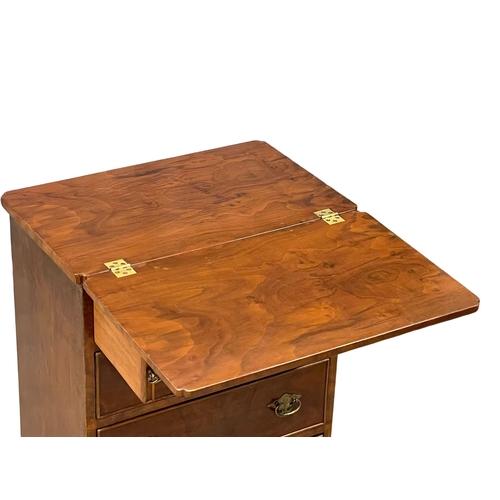 985 - A good quality Georgian style mahogany Bachelors chest of drawers on bracket feet.  52x32.5x80cm (3)