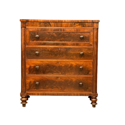 993 - A large good quality Victorian mahogany chest of drawers on turned bun feet. 122x55.5x137cm (5)