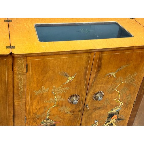 904 - A vintage Chinese style Chinoiserie folding bar with Birdseye Maple top. 182x43.5x104.5cm (5)