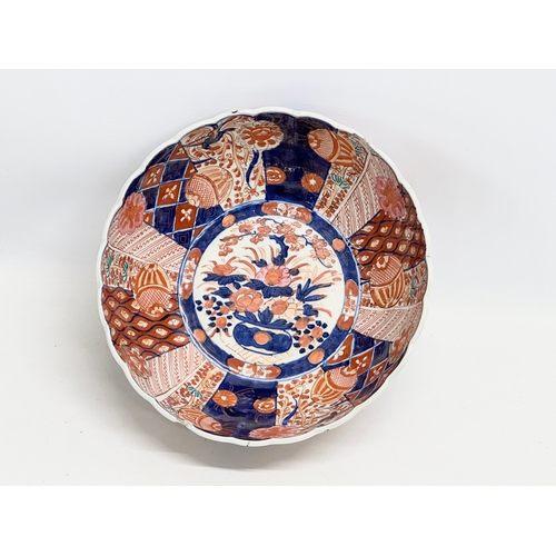 150 - A large late 19th century Japanese, late Meiji period bowl in the Imari pattern. Circa 1880. 30x12cm