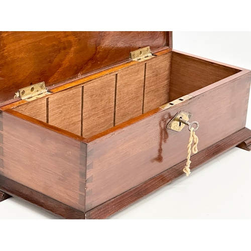 164 - A late Victorian mahogany tabletop storage box. 34x17x11cm