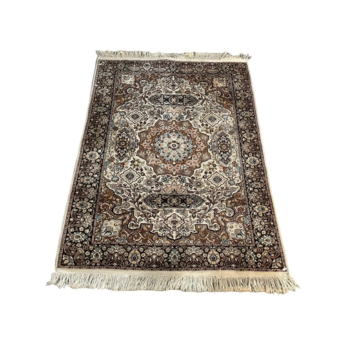 A vintage Middle Eastern rug. 123x206cm