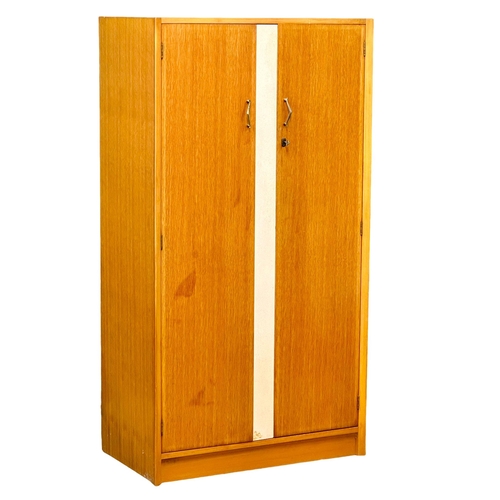 925 - A Mid Century gents wardrobe. 91x51x170cm