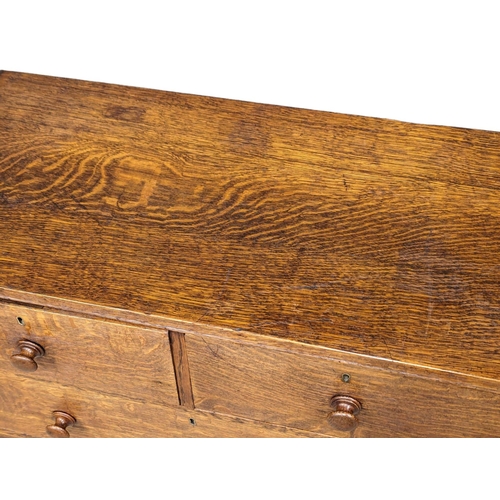 953 - A fine proportioned Regency oak chest of drawers, circa 1810. 89x44x90cm