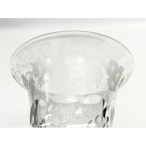 62 - A late 19th century etched glass campana vase. 11.5x13.5cm