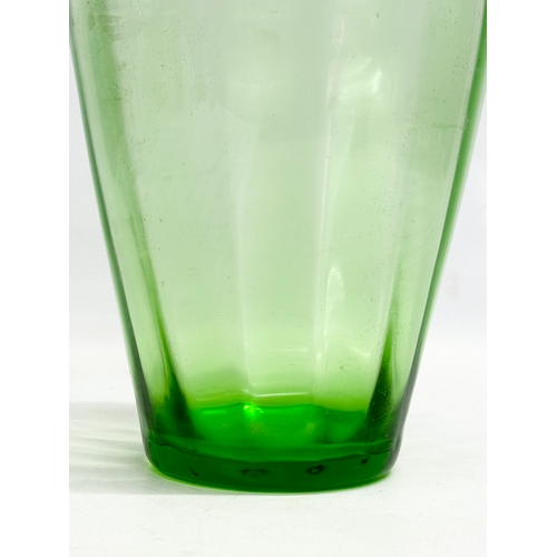 63 - A large early 20th century glass vase. Circa 1930. 17x26cm