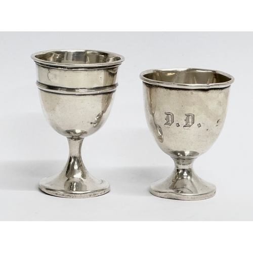 435 - 2 silver egg cups. A late 19th century S Blanckensee & Son silver egg cup, circa 1894. A 1964 Edward... 