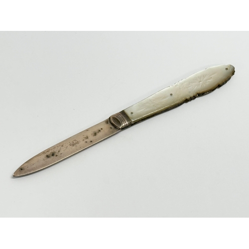 439 - A mid 19th century silver fruit knife by Martin Hall & Co, Sheffield, 1854. 14.5cm