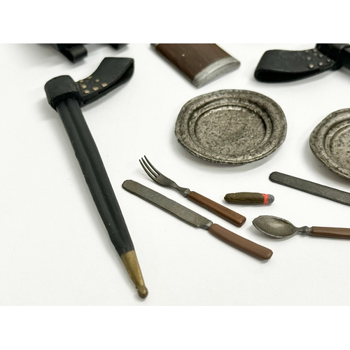 559A - A collection of Sideshow Toys American Civil War Brotherhood of Arms accessories.