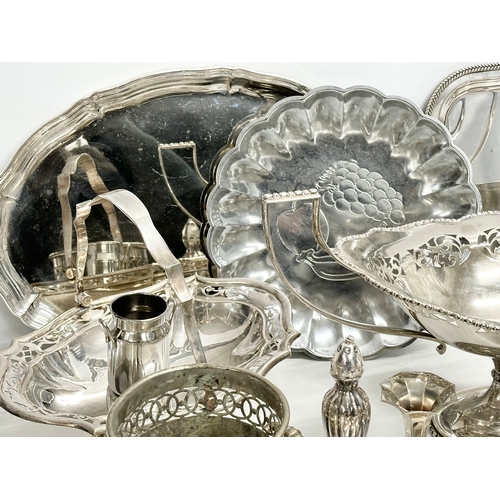 349 - A quantity of late 19th and 20th century silver plate and EPNS.