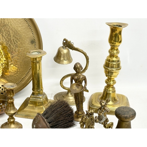 346 - A collection of 19th and 20th century brassware.