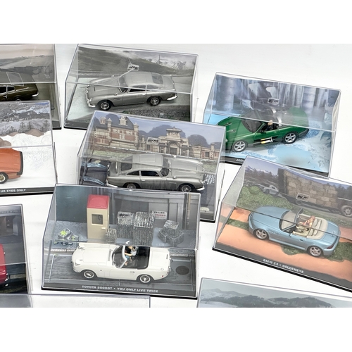 662 - 14 James Bond 007 model cars in display cases GE Fabbri LTD. 15cm