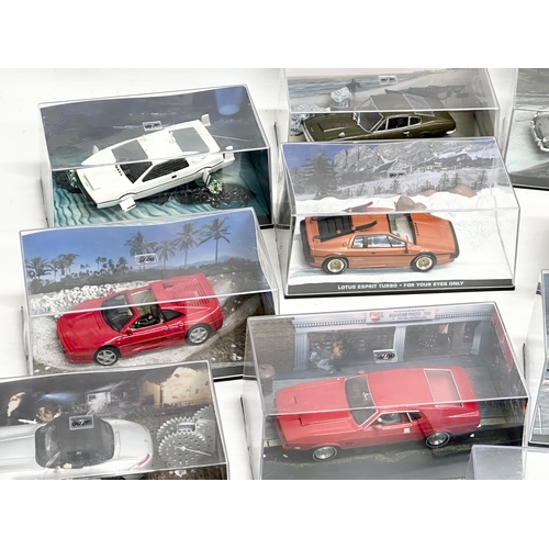 662 - 14 James Bond 007 model cars in display cases GE Fabbri LTD. 15cm