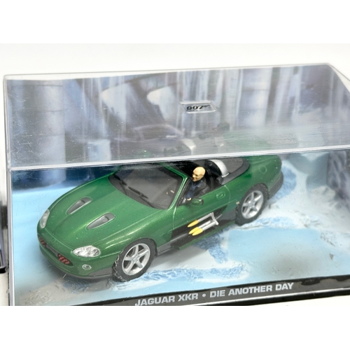 662 - 14 James Bond 007 model cars in display cases GE Fabbri LTD. 15cm