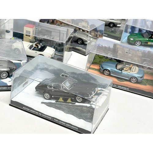 662 - 14 James Bond 007 model cars in display cases GE Fabbri LTD. 15cm