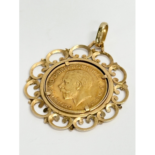 461 - A George V gold sovereign pendant. 1913. 13.13 grams total.