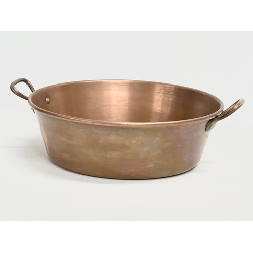 343 - An early 20th century copper jelly pan/jam pan. 45x37x13cm