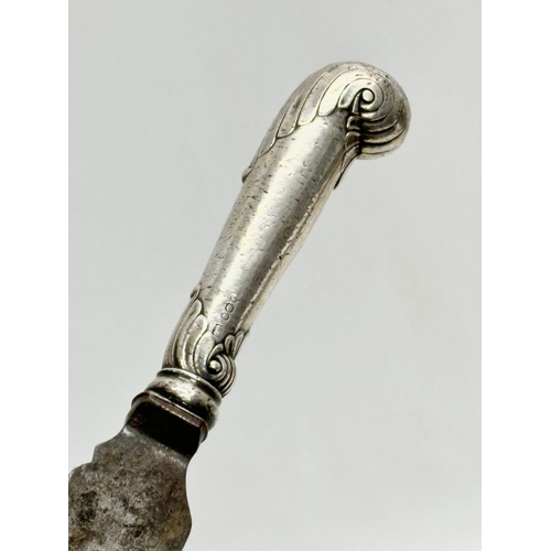 485 - A late 19th century silver handled carving knife by Harrison Brothers & Howson. Sheffield, 1896. 31c... 