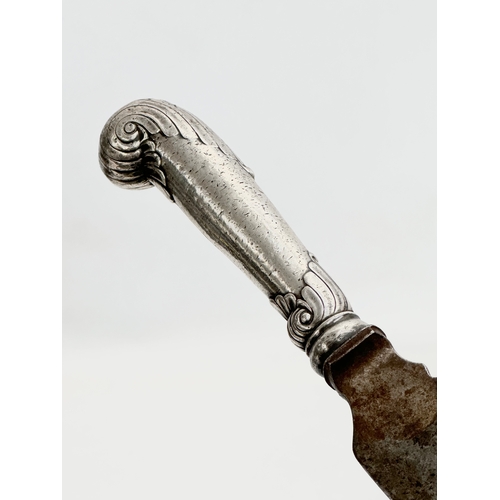 485 - A late 19th century silver handled carving knife by Harrison Brothers & Howson. Sheffield, 1896. 31c... 