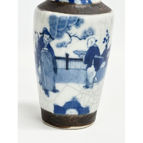 225 - An early 20th century Chinese crackle glazed vase. 10x20cm