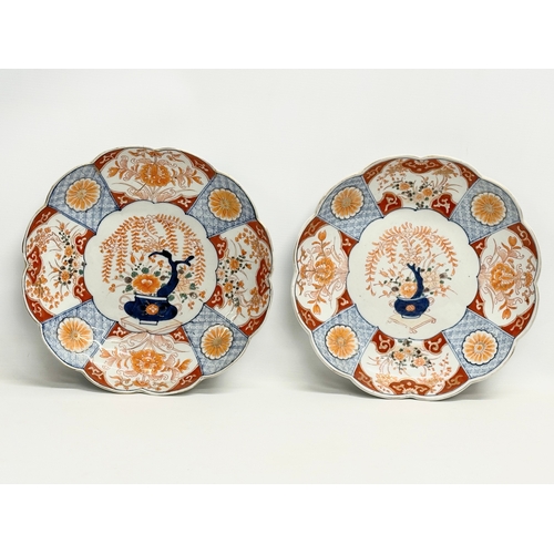 326 - A pair of large early 20th century Japanese Imari chargers/bowls. Late Meiji. Circa 1900. 31x5.5cm