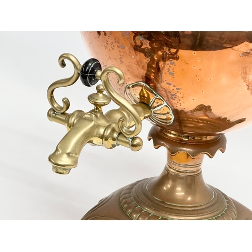 103 - A large Victorian copper samovar tea urn. 35x35x48cm