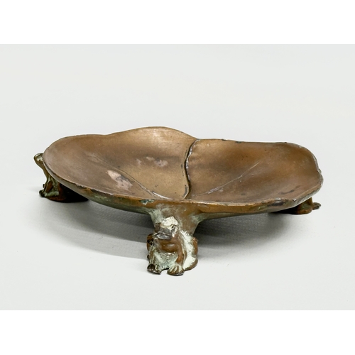 271 - An early 20th century McClelland Barclay bronze Lily Pad dish with frog feet. 13x12cm