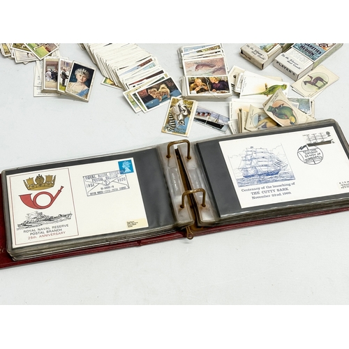 529 - A collection of vintage cigarette cards and British Military themed Classic One Cover Album.