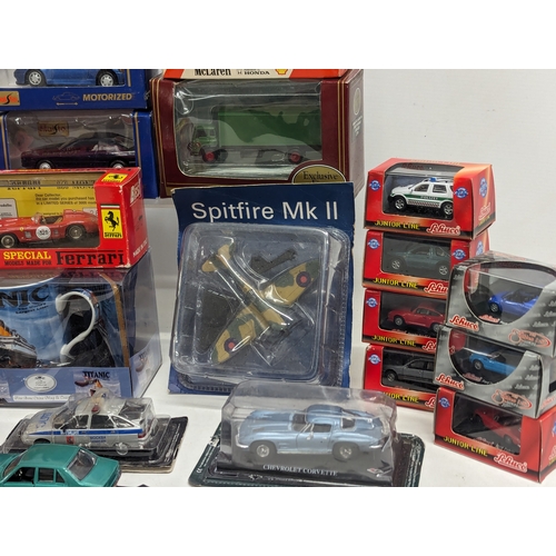 709 - A collection of model cars and trucks, including Solido, Schuco, Onyx, etc. With a quantity of Limit... 