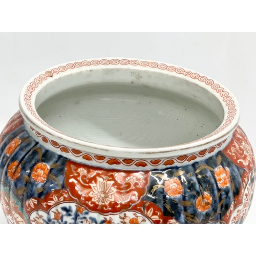 175A - A late 19th century Japanese Imari Meiji period (1868-1912) jardiniere. Circa 1890. 26x21cm