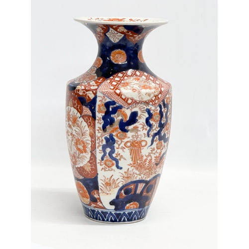 175B - A late 19th century Japanese Imari Meiji period (1868-1912) baluster vase. Circa 1880. 19x31.5cm