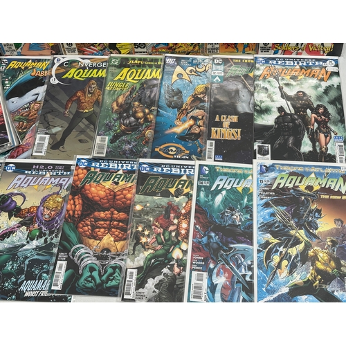 595 - A collection of DC Universe comic books/comics. Mostly Aquaman.