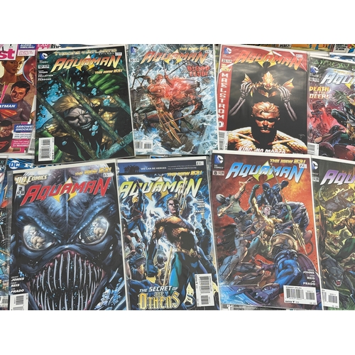 595 - A collection of DC Universe comic books/comics. Mostly Aquaman.