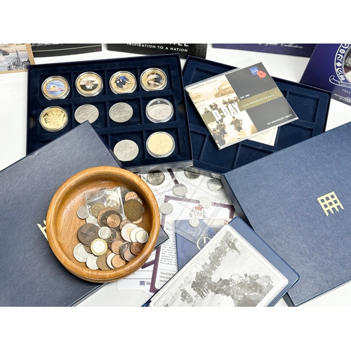 525J - A collection of British coins.