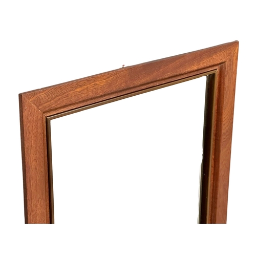 318 - A good quality early 20th century mahogany framed bevelled mirror.  45x55cm