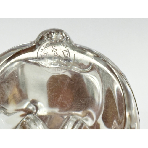 66 - A Baccarat Crystal rabbit. 7x7.5cm