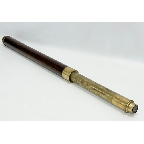 6 - An early 19th century Matthew Berge, Late Ramsden telescope with original leather case. Circa 1810-1... 