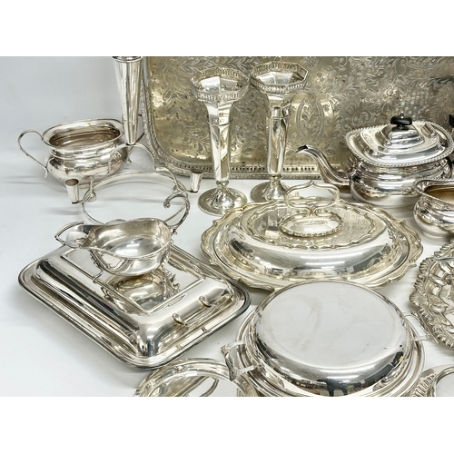 125 - A quantity of silver plate.