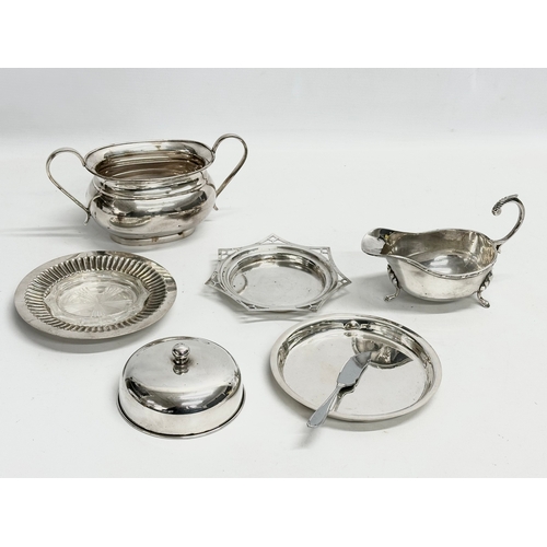 125 - A quantity of silver plate.