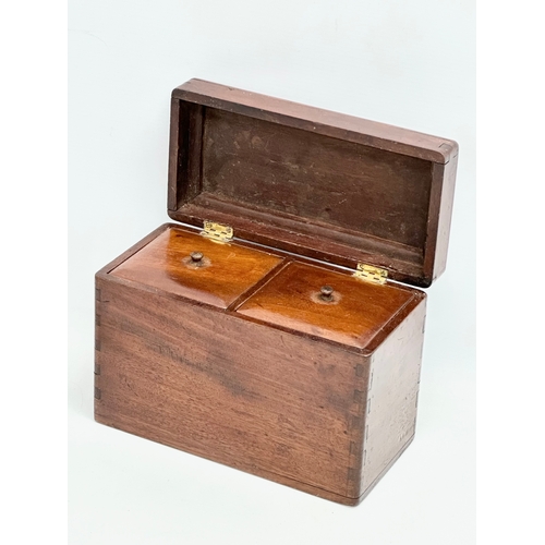 362 - A Victorian mahogany tea caddy. 23x11x16.5cm